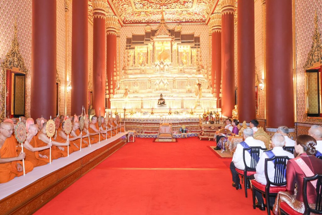 รับเสด็จฯ กฐินพระราชทาน